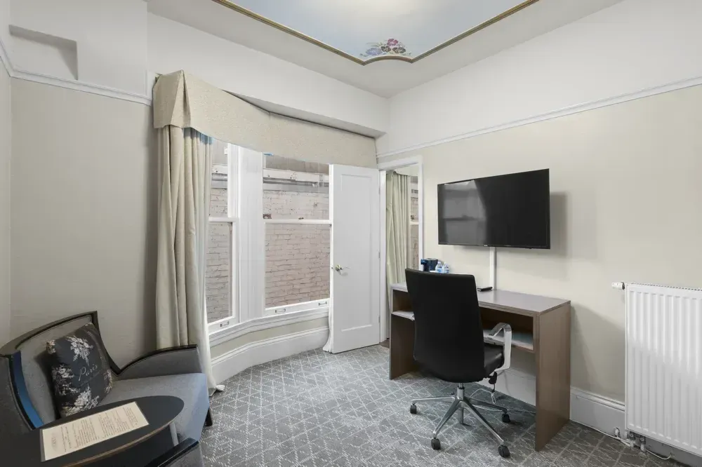 The Junior Suite at the Cornell Hotel de France
