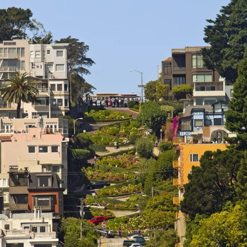 Explore Lombard Street: Cable Cars, Famous Curves, and Nearby Attractions